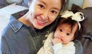 朋友圈夸女儿送礼物